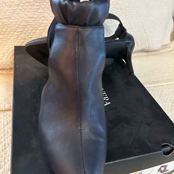 Ankle strap shootie - Picture 2 of 4